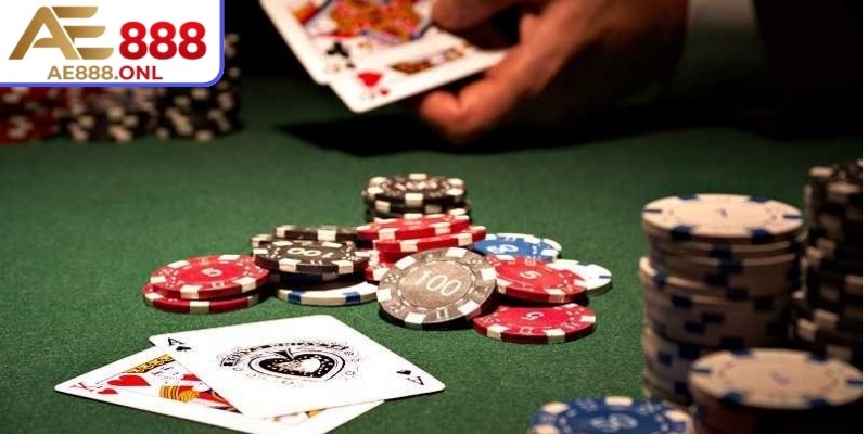 Phỏm Ae888 – Trải Nghiệm Đánh Bài Chiến Thuật Đỉnh Cao 3 Theo dõi những quân đã được đánh ra giúp bạn tránh nhả sai